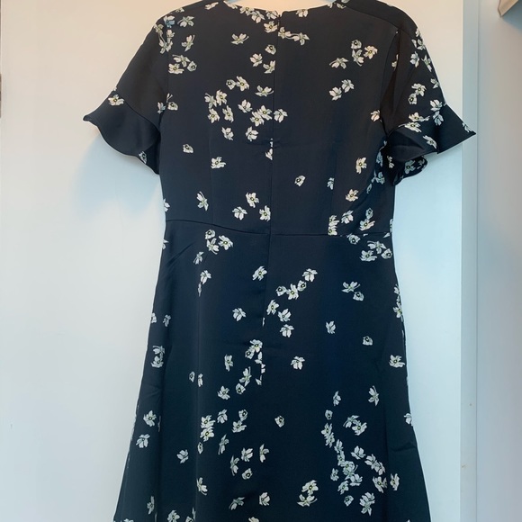 Perfect dress for a wedding! - Picture 2 of 4